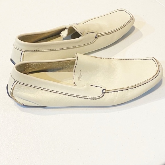SALVATORE FERRAGAMO Leather Driving Loafers Off White - Picture 6 of 15